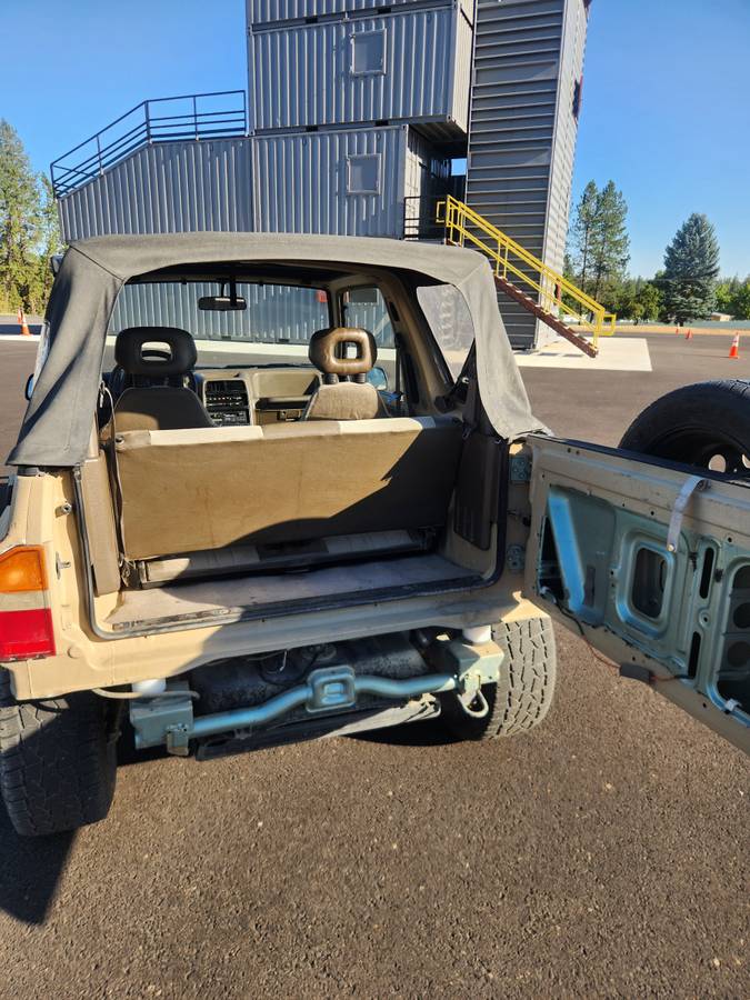 Suzuki-sidekick-1989-custom-6