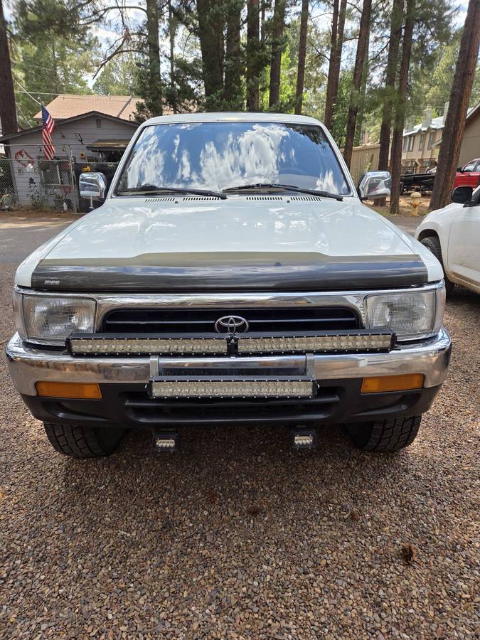 Toyota-4-runner-sr5-1994-white-1