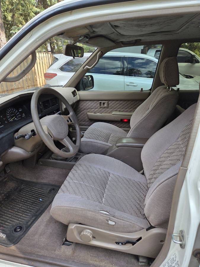 Toyota-4-runner-sr5-1994-white-5