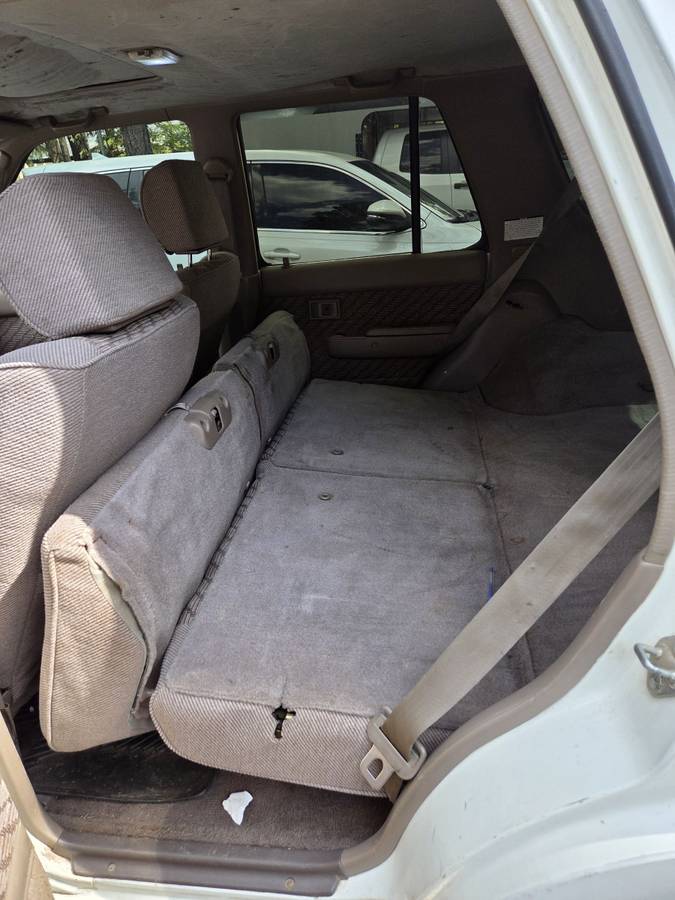 Toyota-4-runner-sr5-1994-white-6