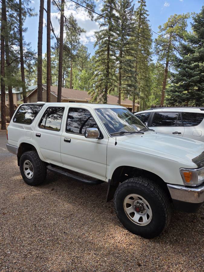 Toyota-4-runner-sr5-1994-white
