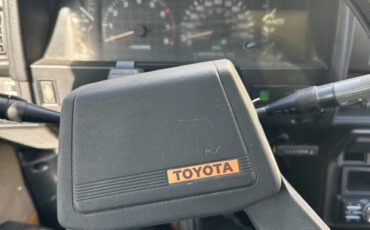 Toyota-4Runner-1986-SUV-21