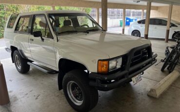 Toyota-4runner-1984-White-Beige-1
