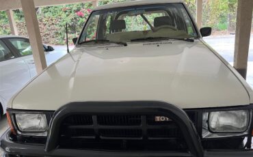 Toyota-4runner-1984-White-Beige-2