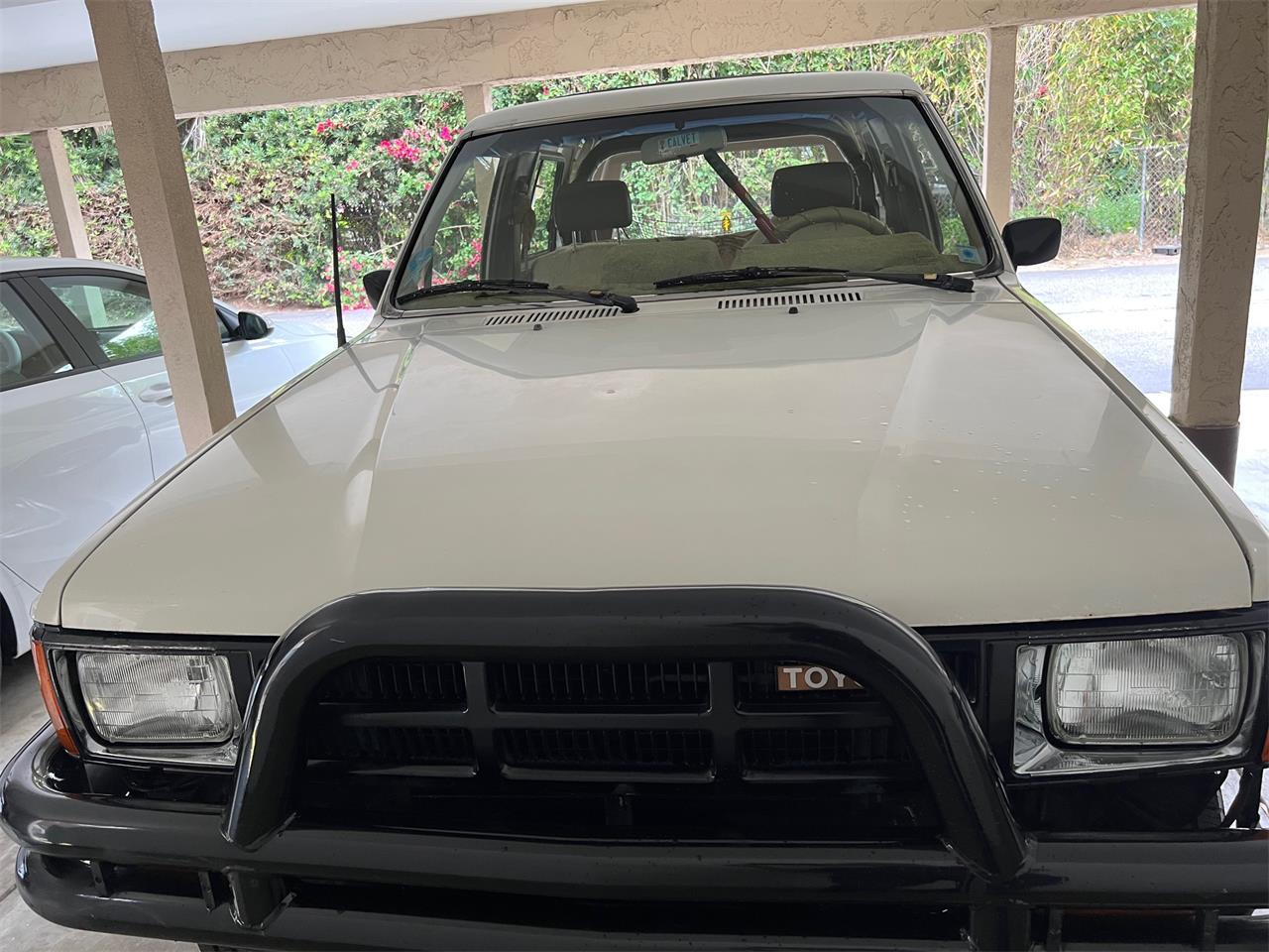 Toyota-4runner-1984-White-Beige-2
