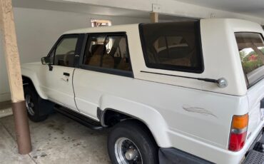 Toyota-4runner-1984-White-Beige-3