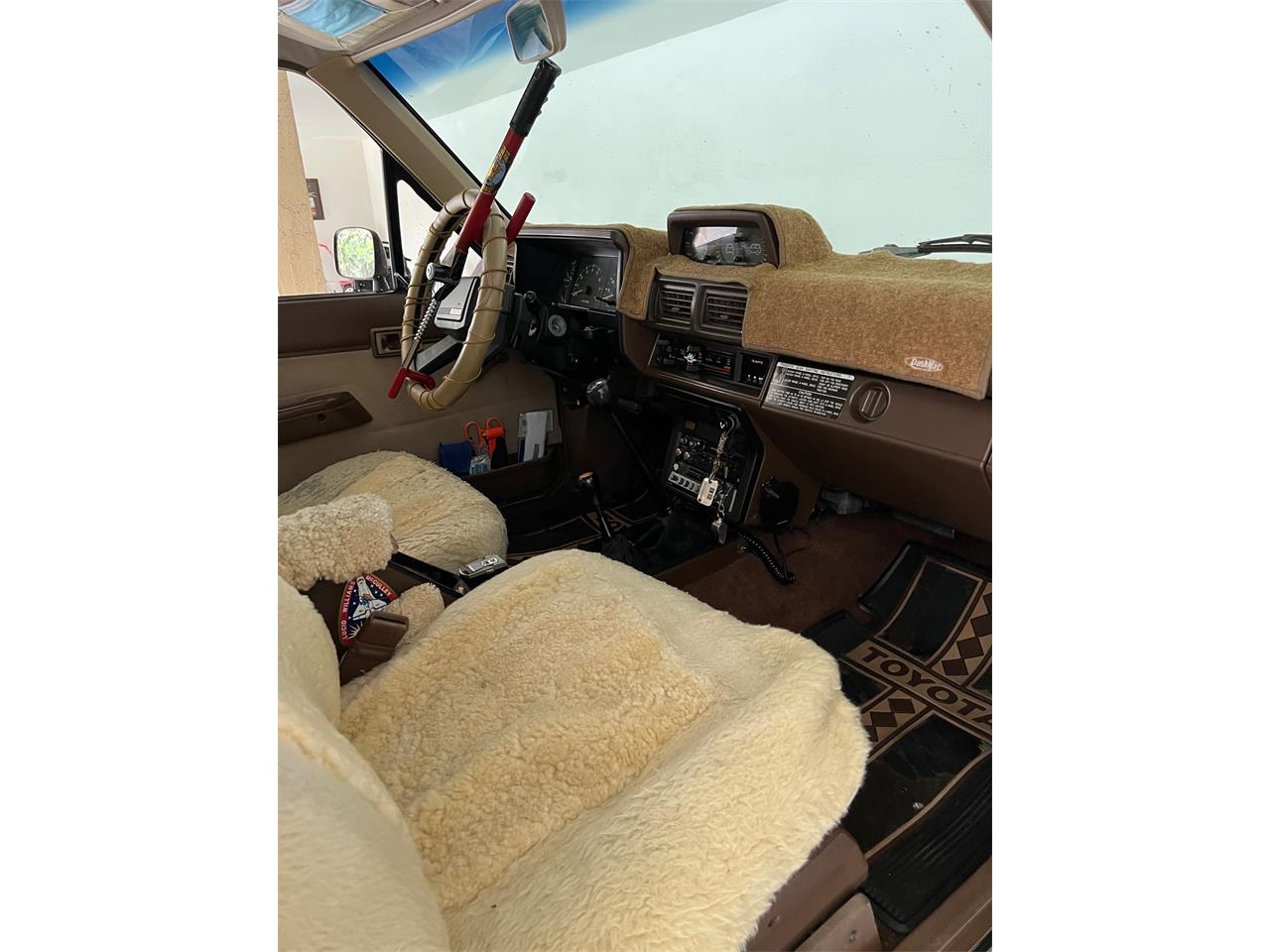 Toyota-4runner-1984-White-Beige-7