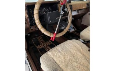 Toyota-4runner-1984-White-Beige-8