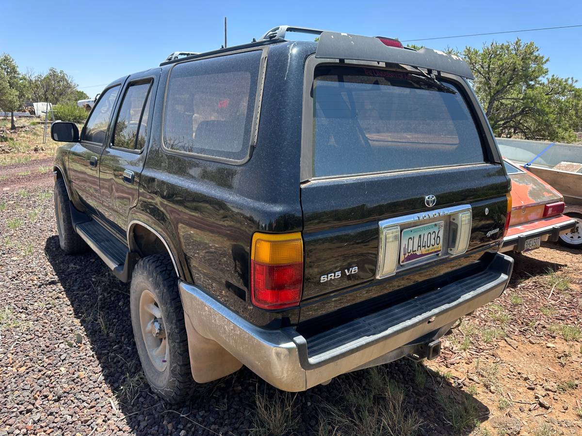 Toyota-4runner-1994-black-4