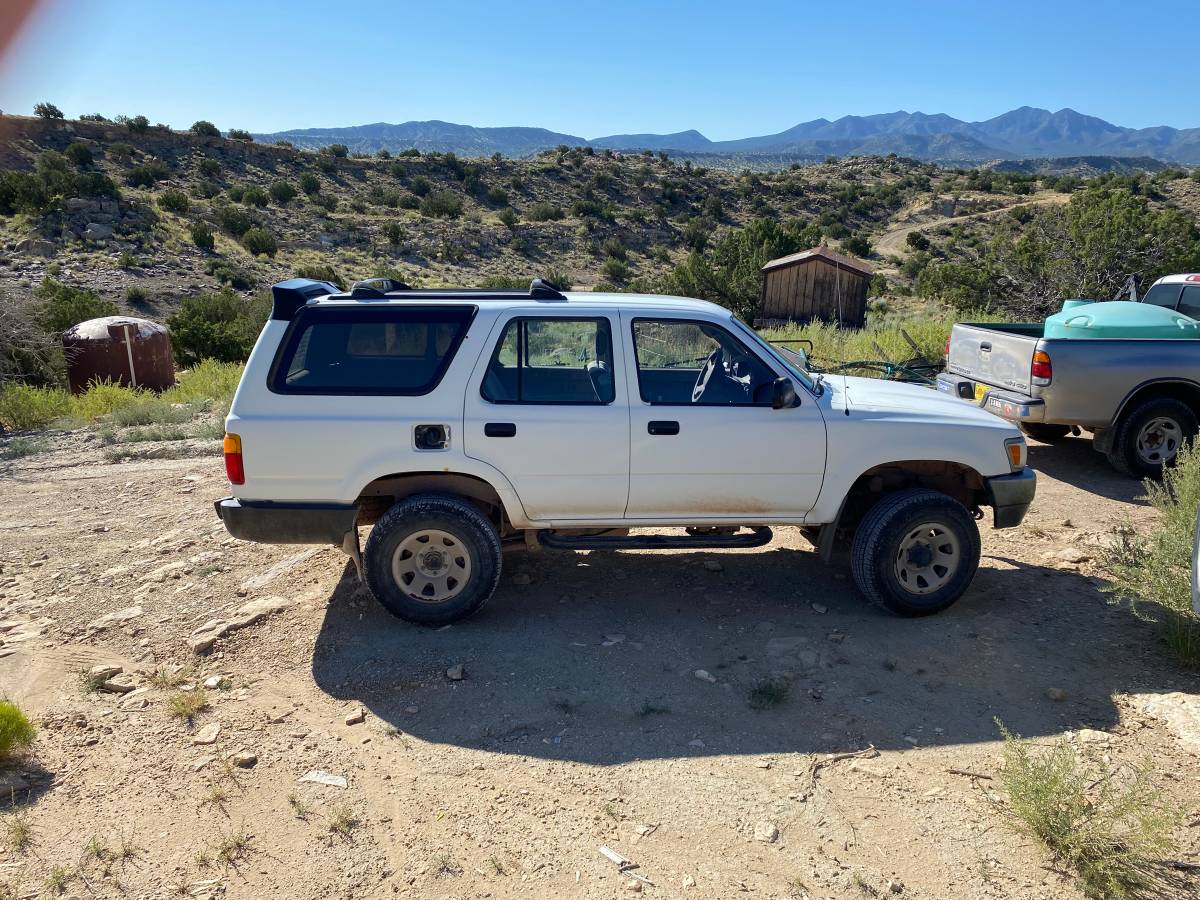 Toyota-4runner-1995-white-1