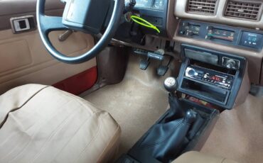 Toyota-4runner-4x4-1985-red-12
