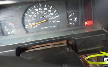 Toyota-4runner-4x4-1985-red-16