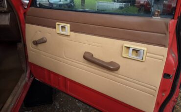 Toyota-4runner-4x4-1985-red-17