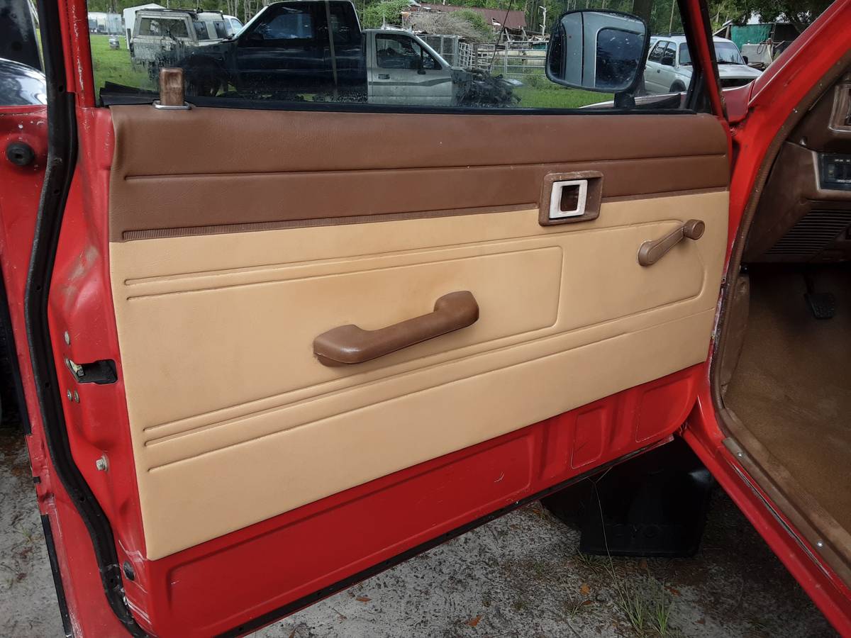 Toyota-4runner-4x4-1985-red-18