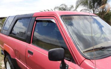 Toyota-4runner-4x4-1985-red-5