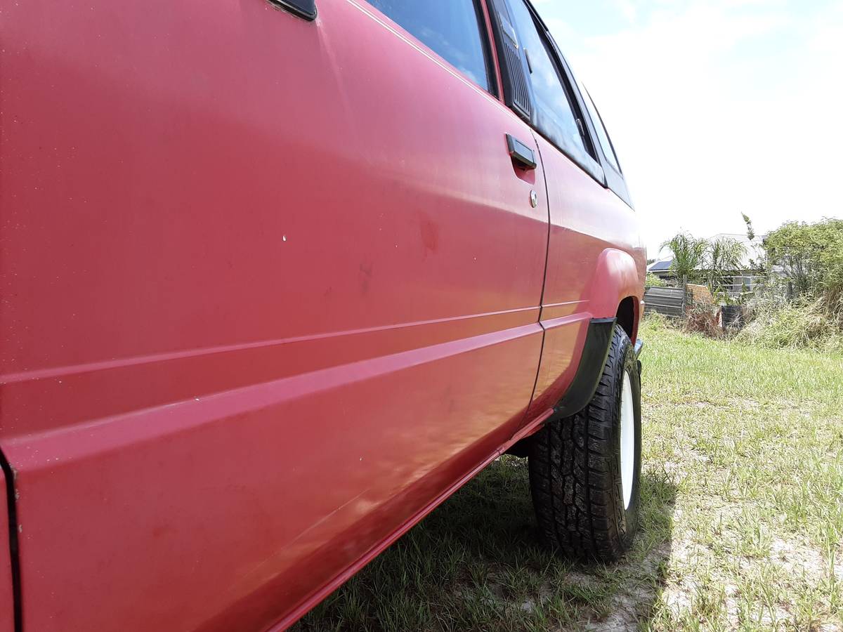 Toyota-4runner-4x4-1985-red-6