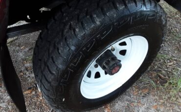 Toyota-4runner-4x4-1985-red-9