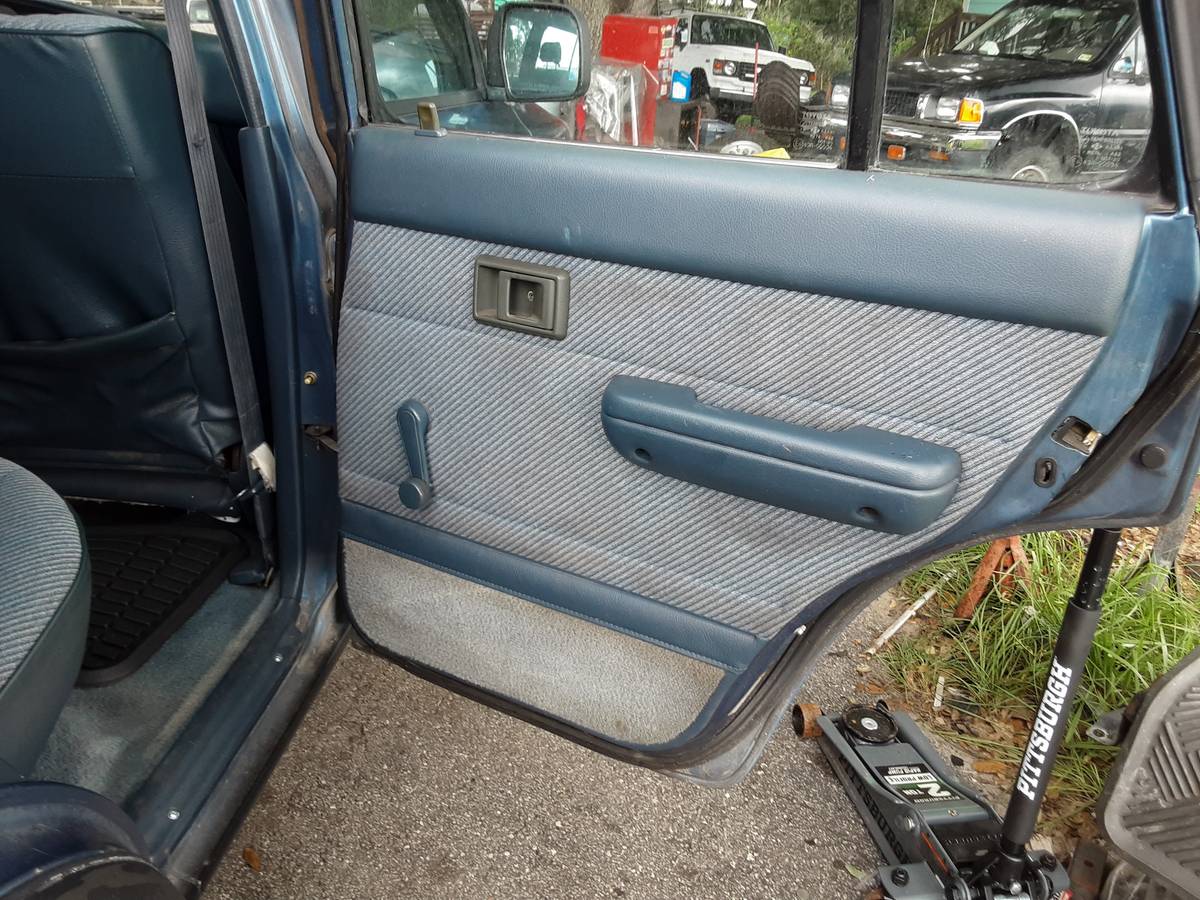 Toyota-4runner-4x4-1991-blue-14