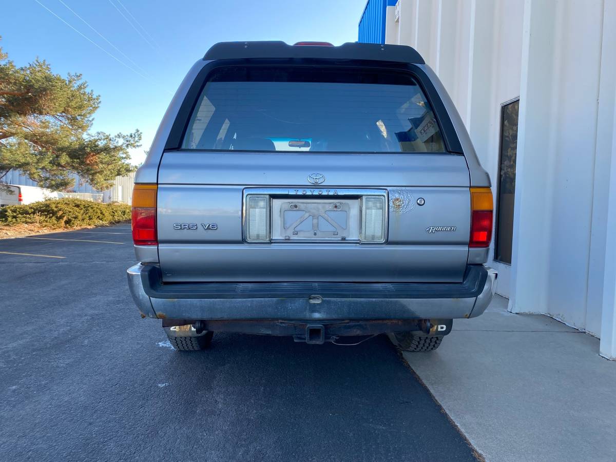 Toyota-4runner-sr5-1995-grey-11
