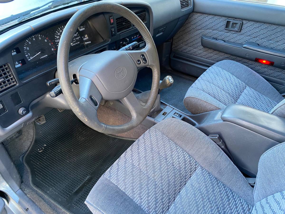 Toyota-4runner-sr5-1995-grey-15