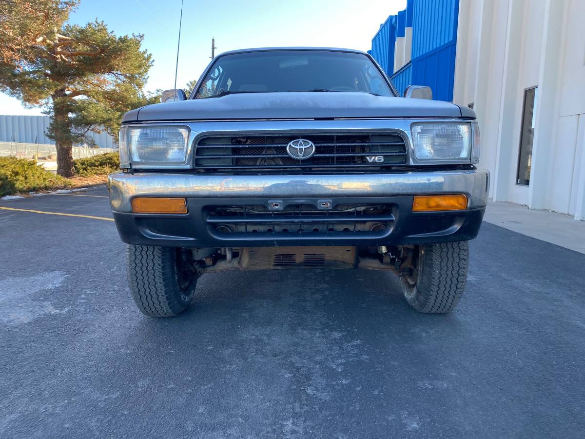 Toyota-4runner-sr5-1995-grey-2