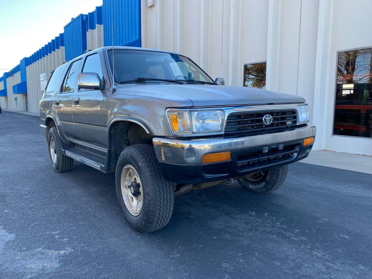 Toyota-4runner-sr5-1995-grey-3