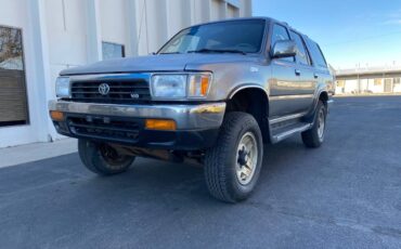 Toyota-4runner-sr5-1995-grey