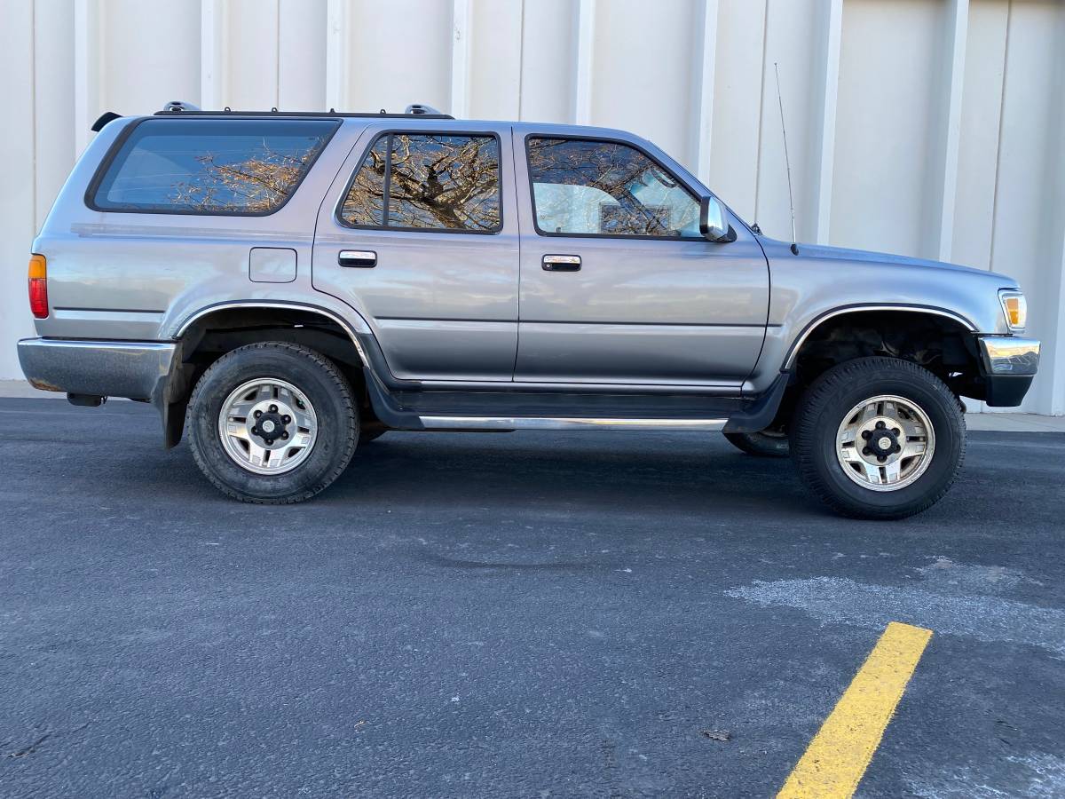 Toyota-4runner-sr5-1995-grey-5