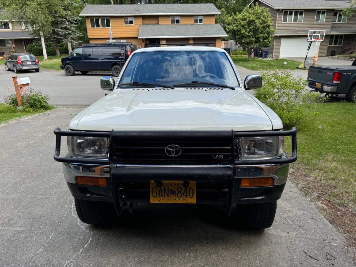 Toyota-4runner-sr5-4wd-1995-white-1