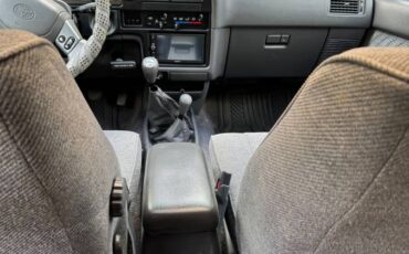 Toyota-4runner-sr5-4wd-1995-white-11