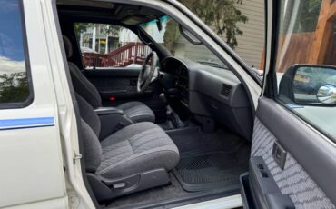 Toyota-4runner-sr5-4wd-1995-white-12