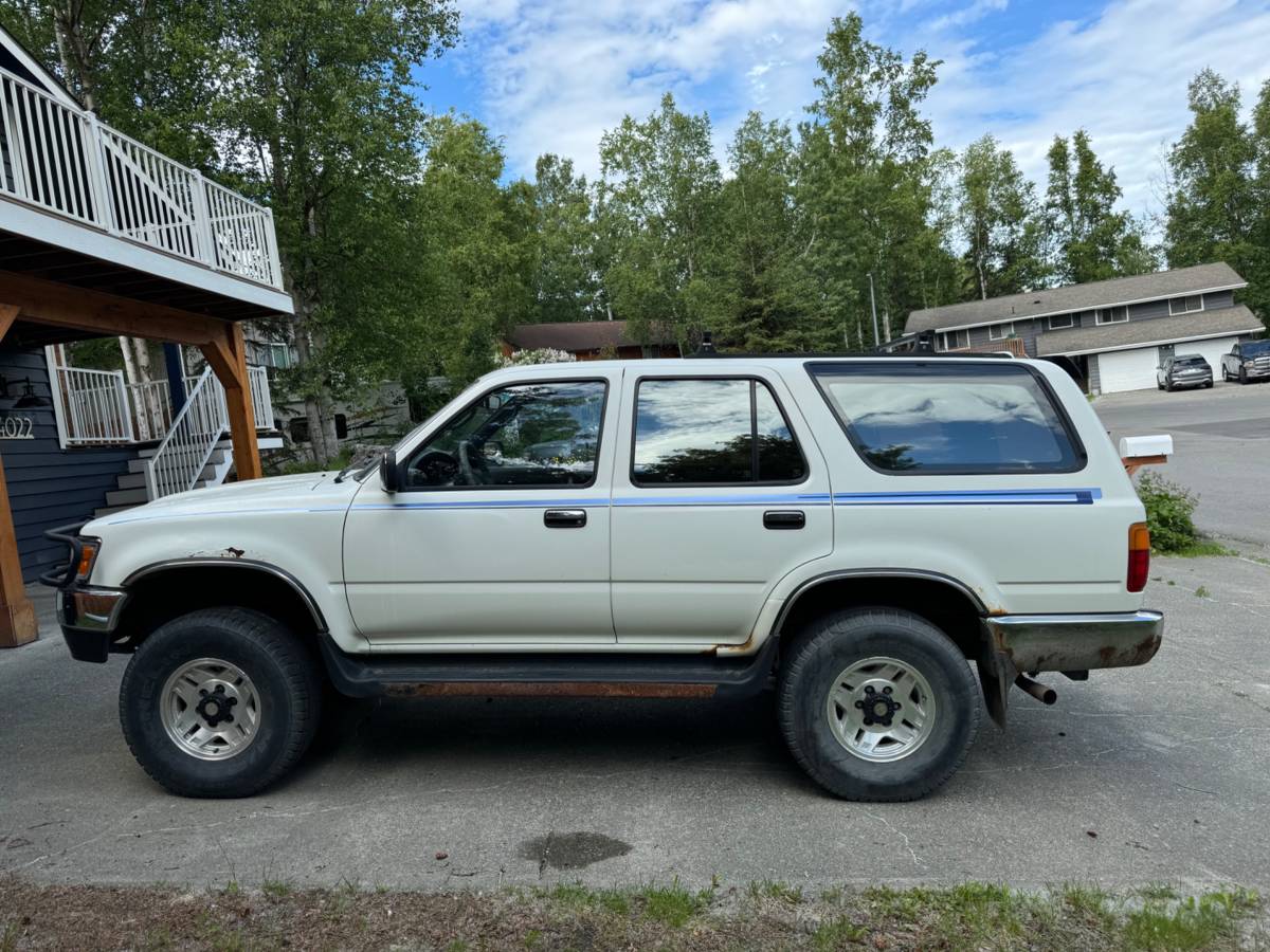 Toyota-4runner-sr5-4wd-1995-white-3