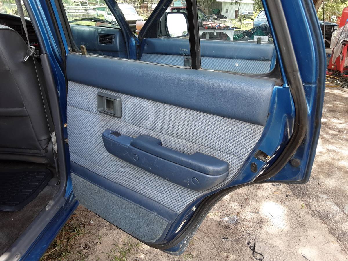 Toyota-4runner-sr5-4x4-1991-blue-13