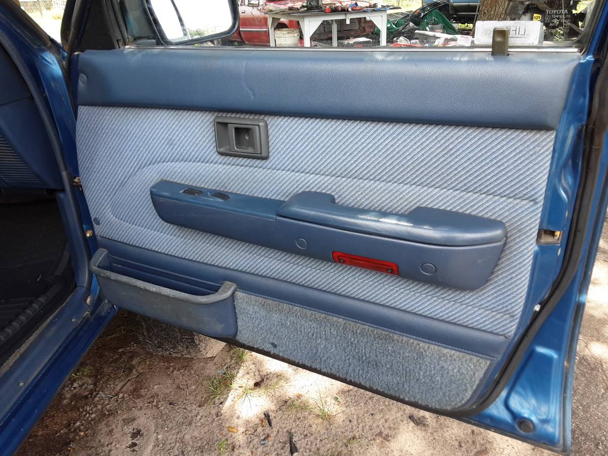 Toyota-4runner-sr5-4x4-1991-blue-14