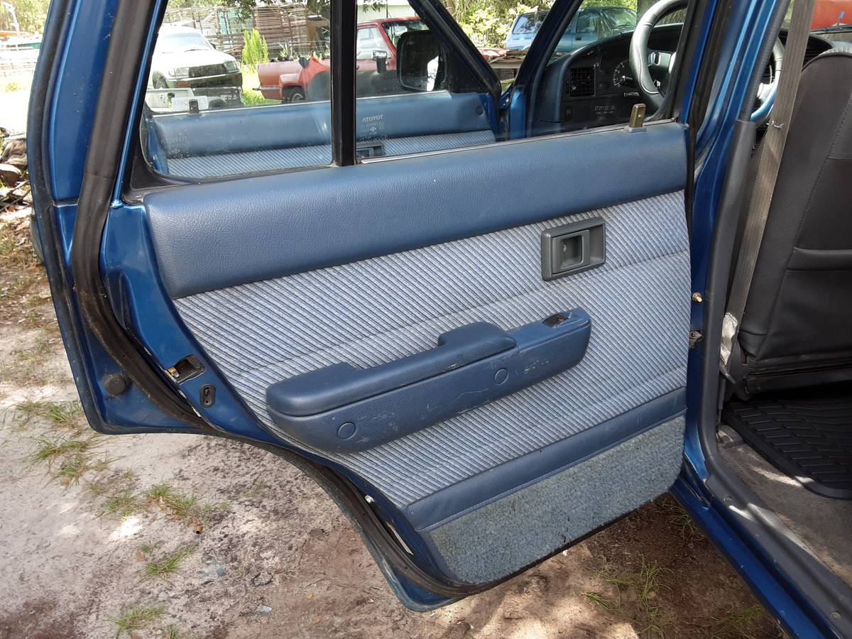 Toyota-4runner-sr5-4x4-1991-blue-15