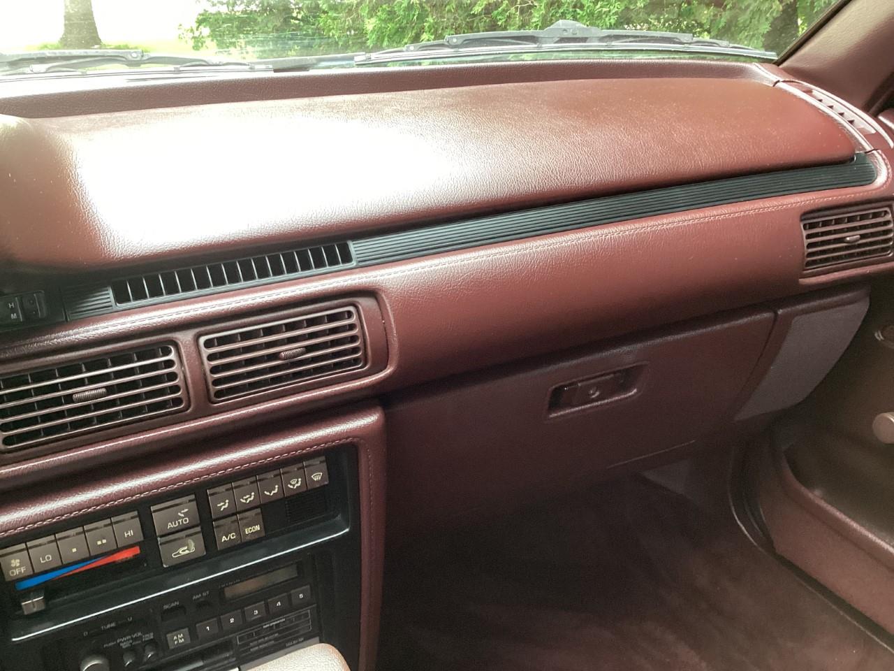 Toyota-Camry-1987-Super-White-Burgundy-18