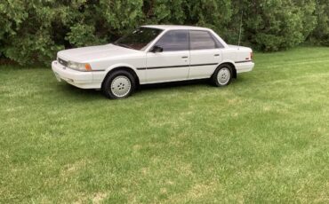 Toyota-Camry-1987-Super-White-Burgundy-23