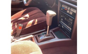 Toyota-Camry-1987-Super-White-Burgundy-25