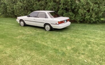 Toyota-Camry-1987-Super-White-Burgundy-3