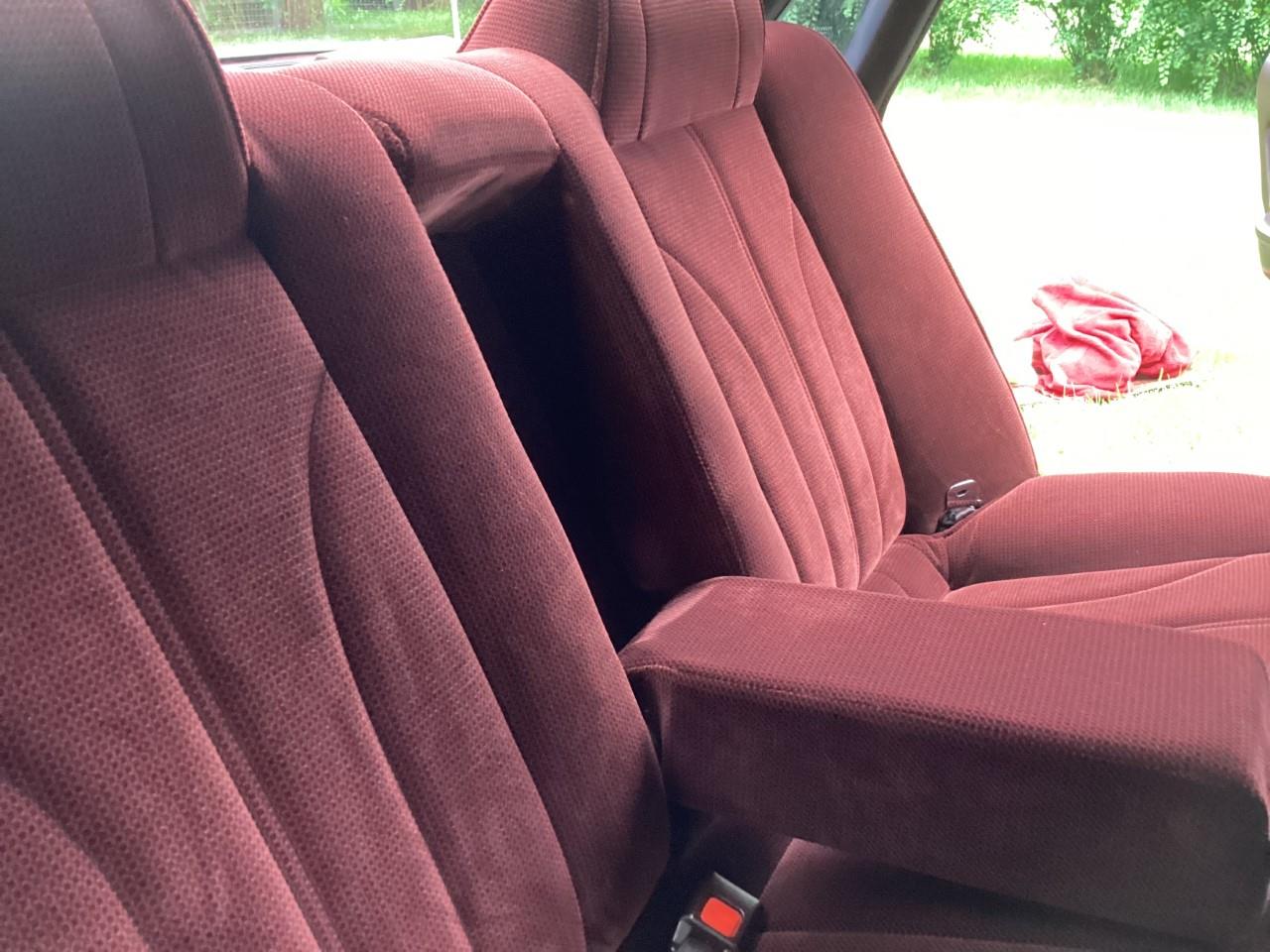 Toyota-Camry-1987-Super-White-Burgundy-33