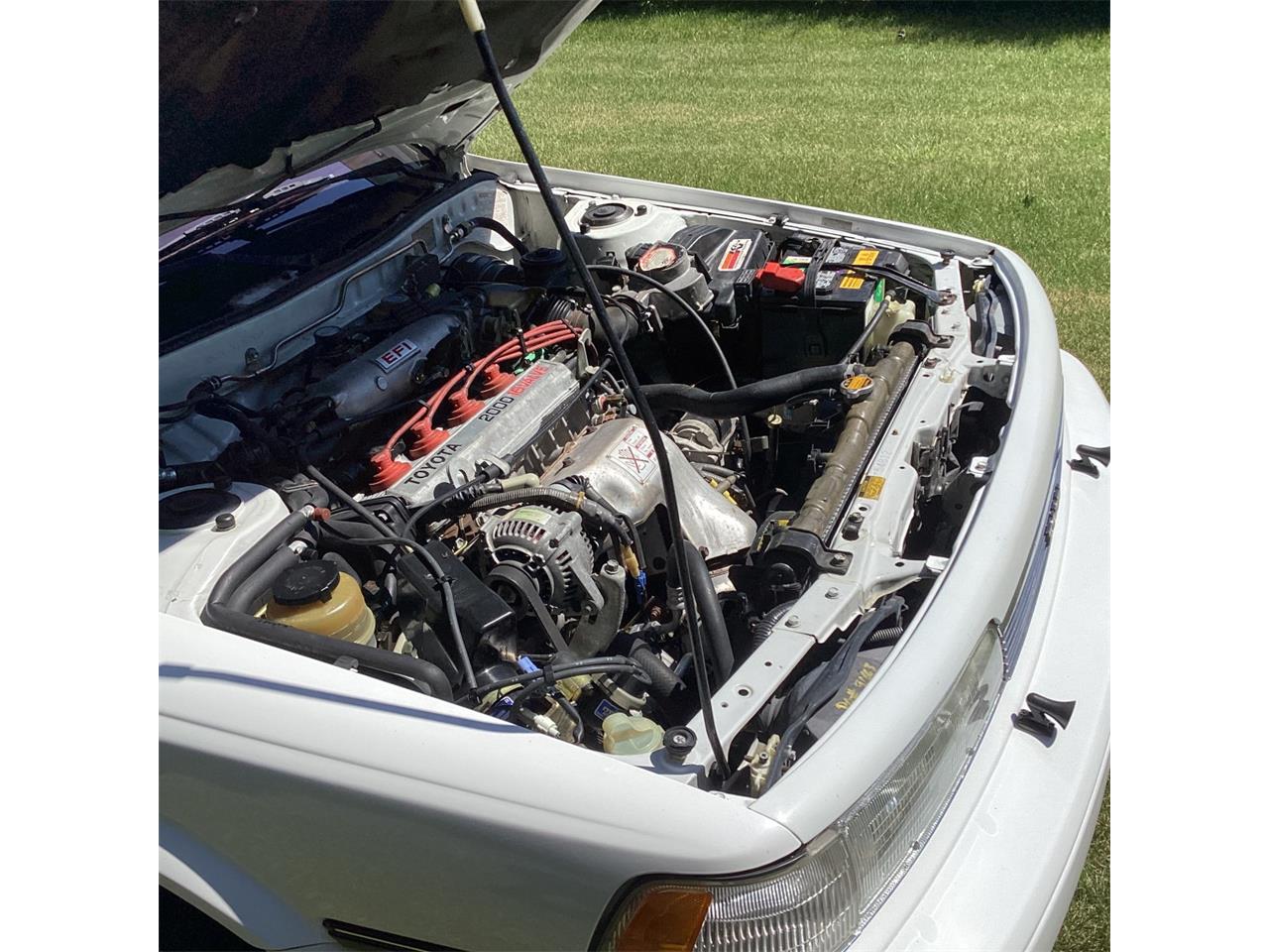 Toyota-Camry-1987-Super-White-Burgundy-37