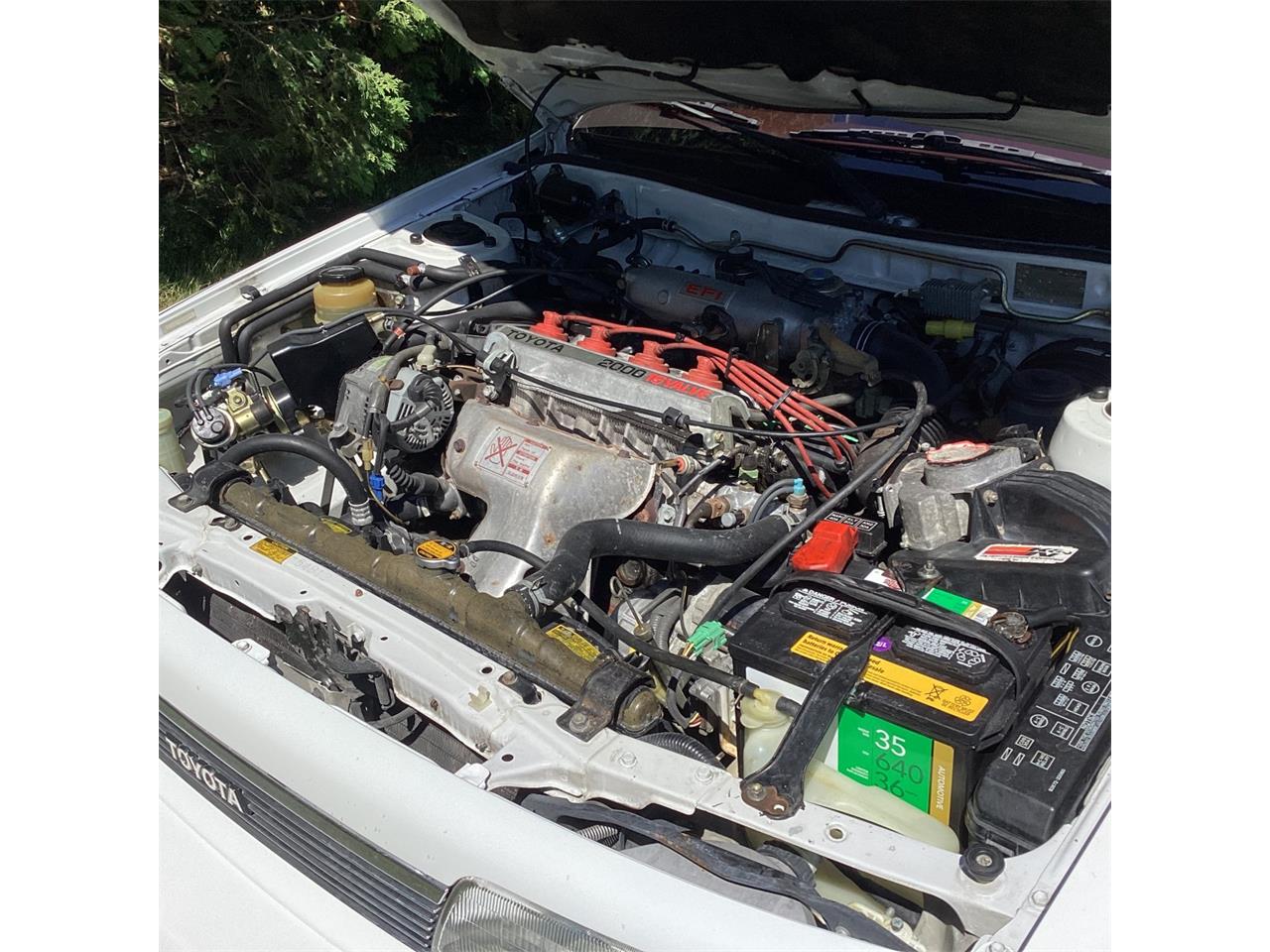 Toyota-Camry-1987-Super-White-Burgundy-39