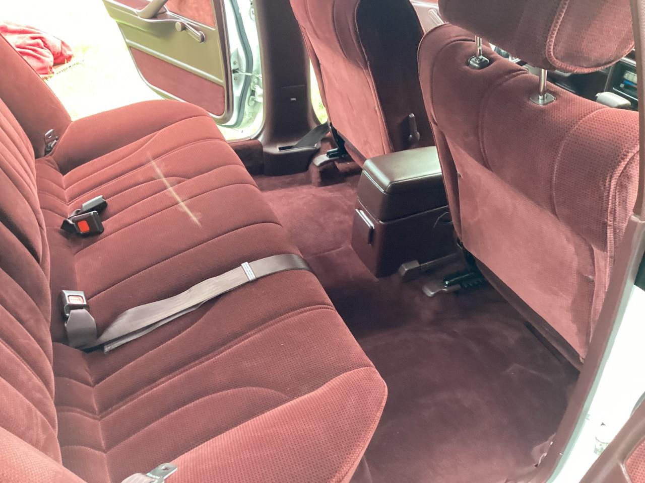 Toyota-Camry-1987-Super-White-Burgundy-4