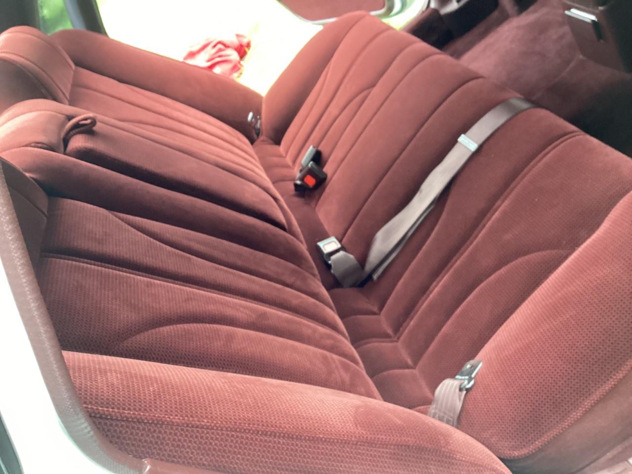Toyota-Camry-1987-Super-White-Burgundy-5
