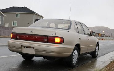 Toyota-Camry-1993-2