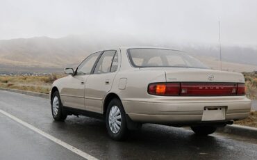 Toyota-Camry-1993-4