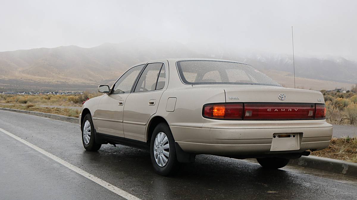 Toyota-Camry-1993-4