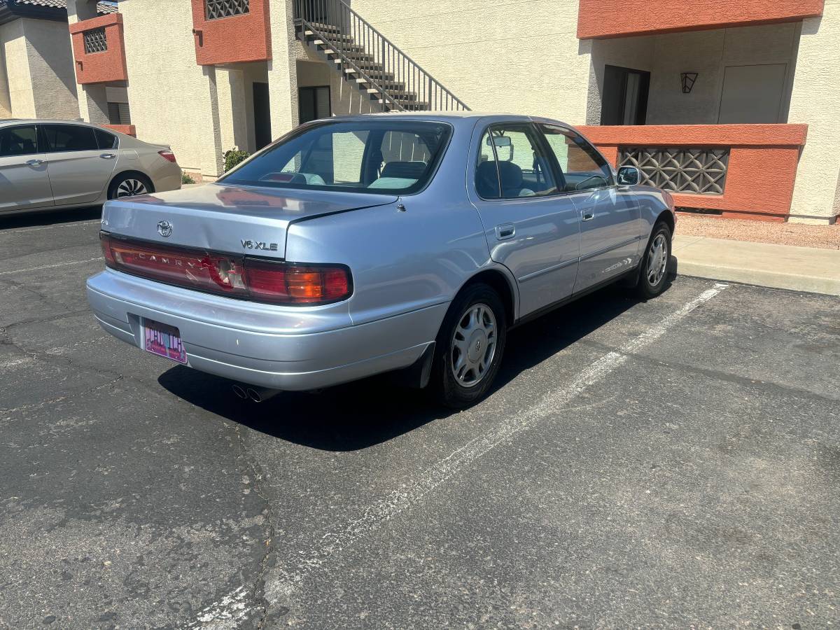 Toyota-Camry-1994-blue-2