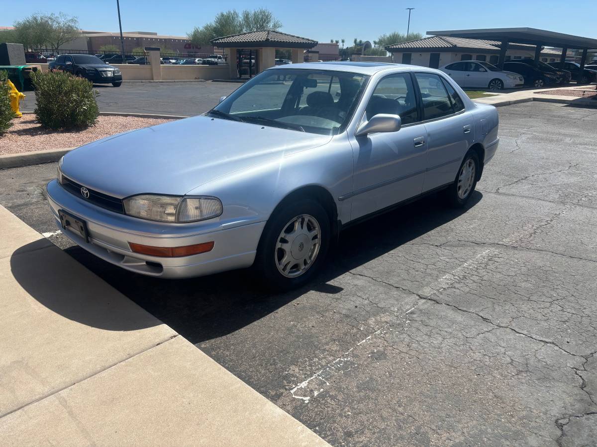 Toyota-Camry-1994-blue
