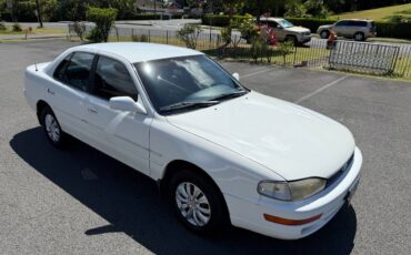 Toyota-Camry-le-1993-white-1